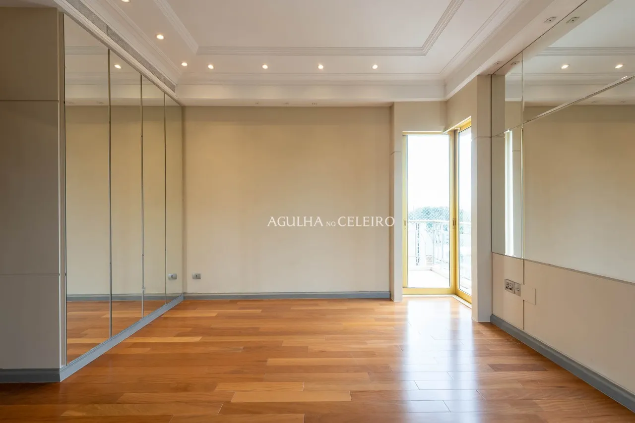 Apartamento impecável e reformado com vista permanente para o Parque. – 21625