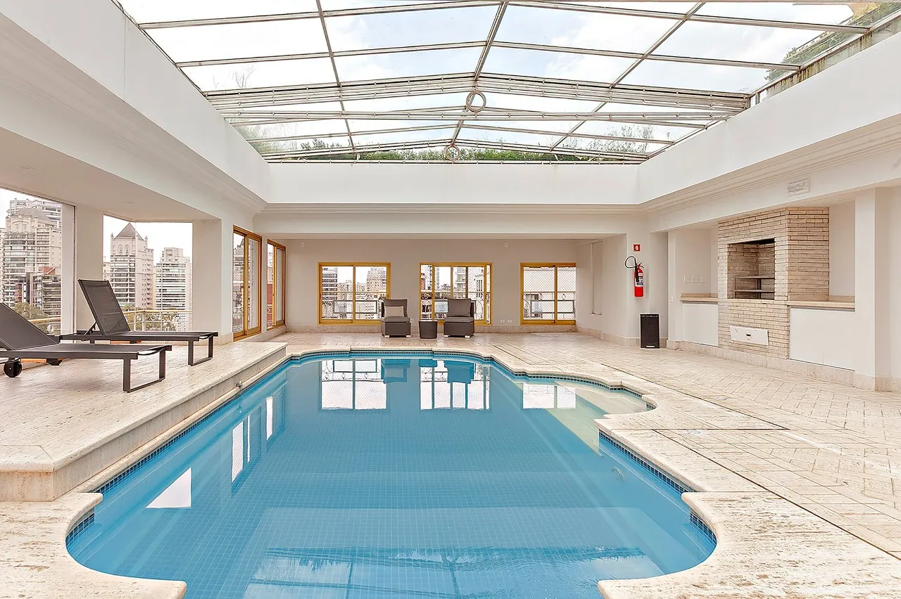 Apartamento impecável e reformado com vista permanente para o Parque. – 21625