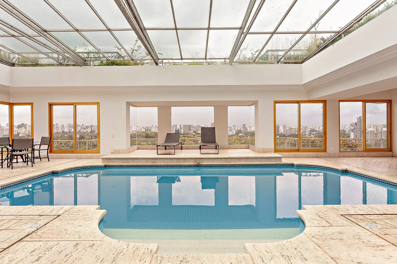 Apartamento impecável e reformado com vista permanente para o Parque. – 21625