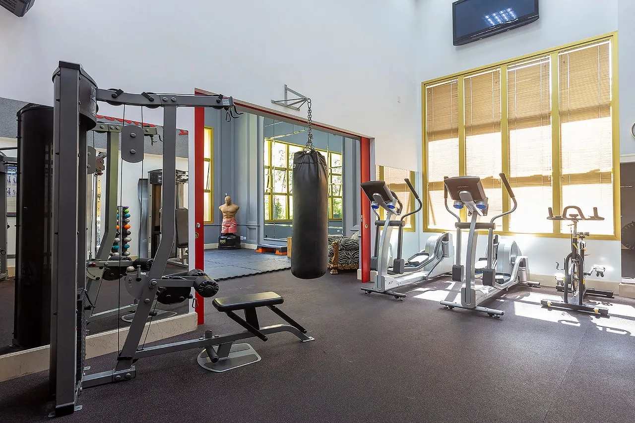 Apartamento impecável e reformado com vista permanente para o Parque. – 21625