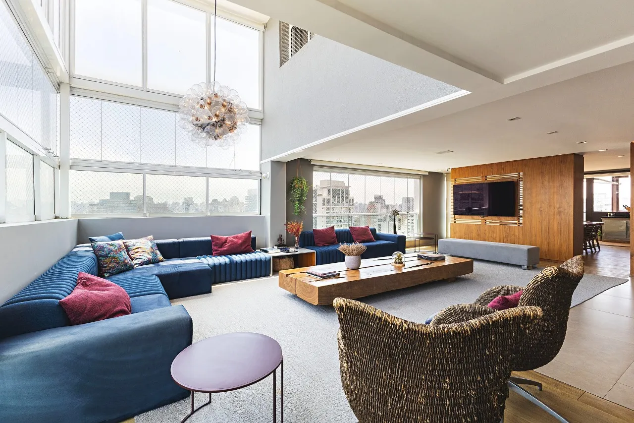 Cobertura Ampla e Envidraçada com Vista Cinematográfica – 21652