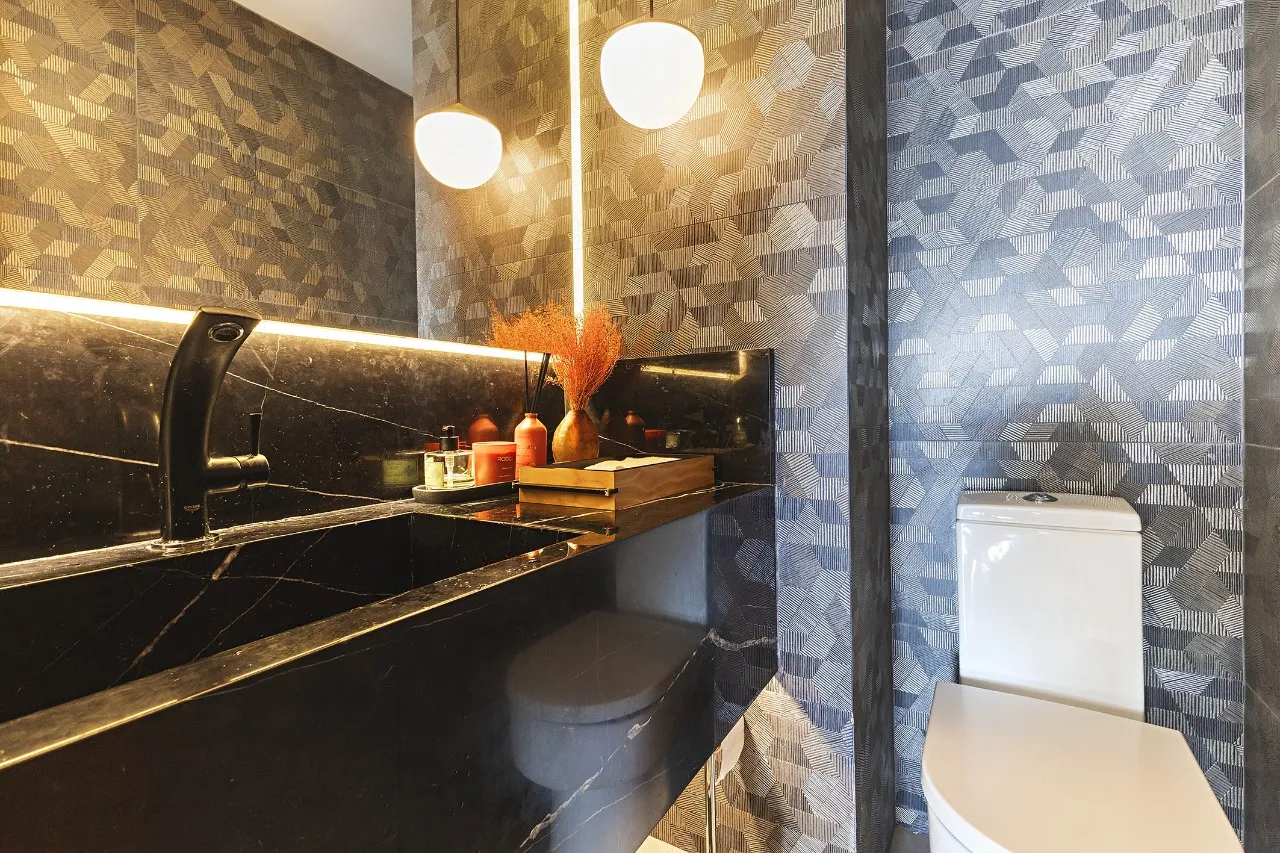 Cobertura Ampla e Envidraçada com Vista Cinematográfica – 21652