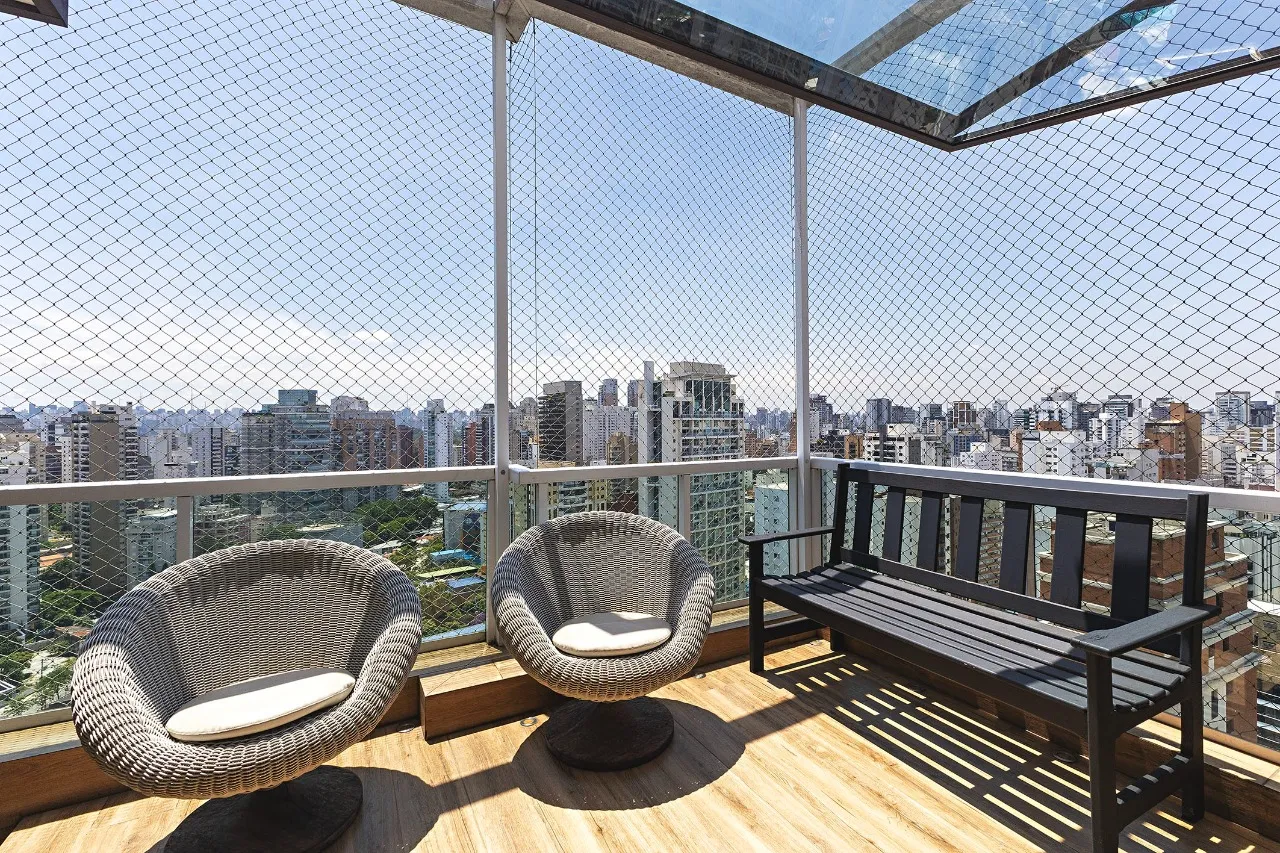 Cobertura Ampla e Envidraçada com Vista Cinematográfica – 21652