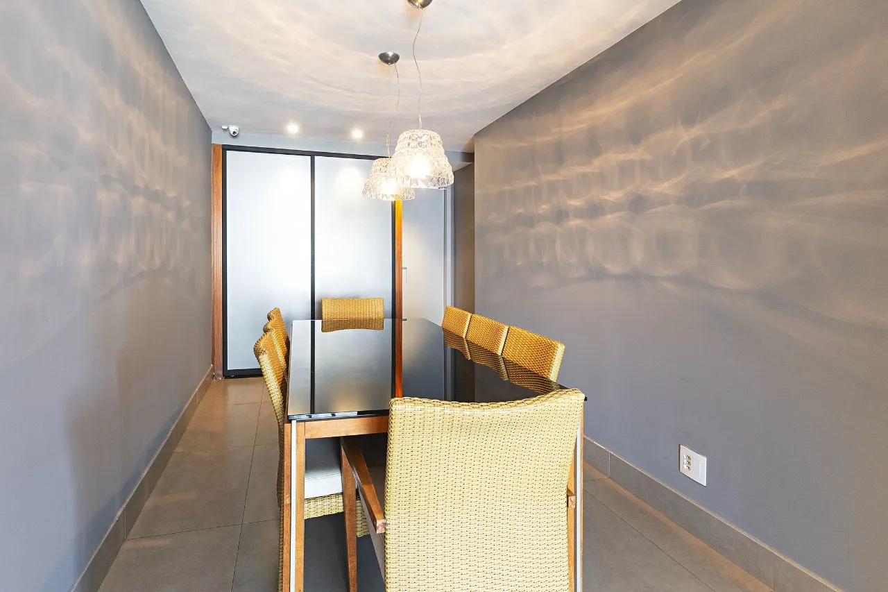 Cobertura Ampla e Envidraçada com Vista Cinematográfica – 21652