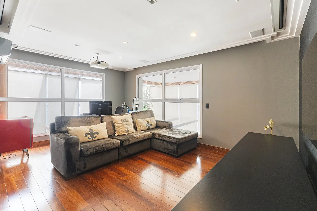 Cobertura Ampla e Envidraçada com Vista Cinematográfica – 21652