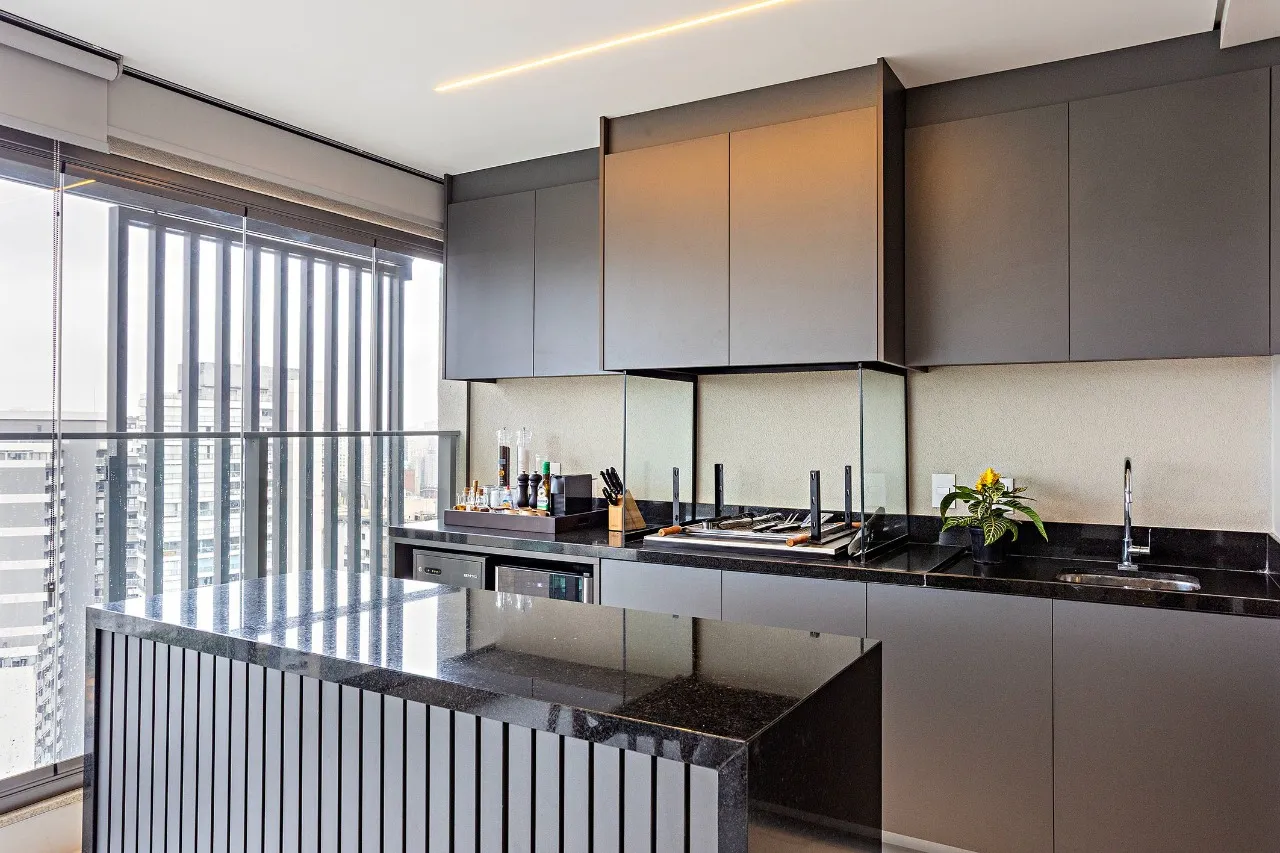 Apartamento mobiliado com vista para o skyline e marcenaria Kitchens – 21655