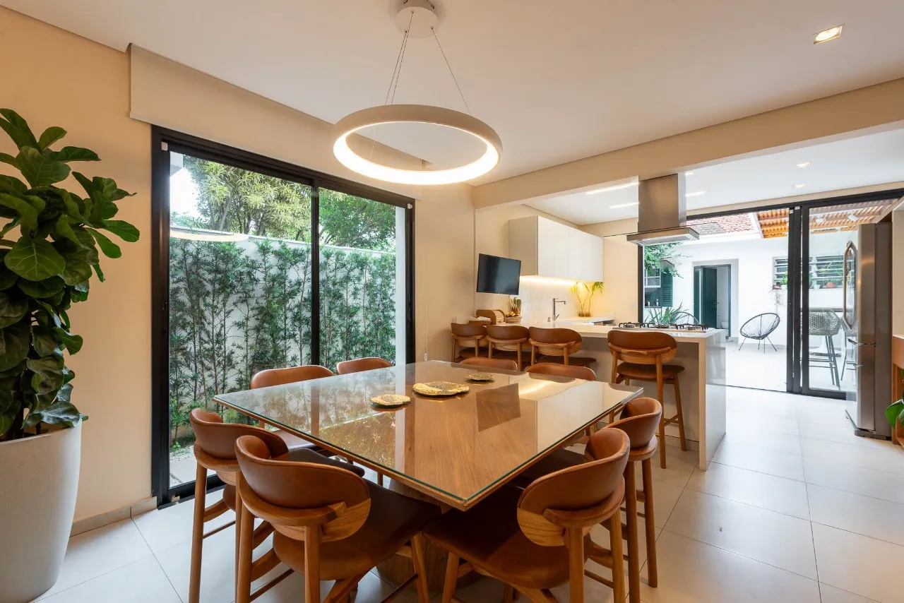 Casa localizada em rua tranquila à venda no Alto de Pinheiros – 9204