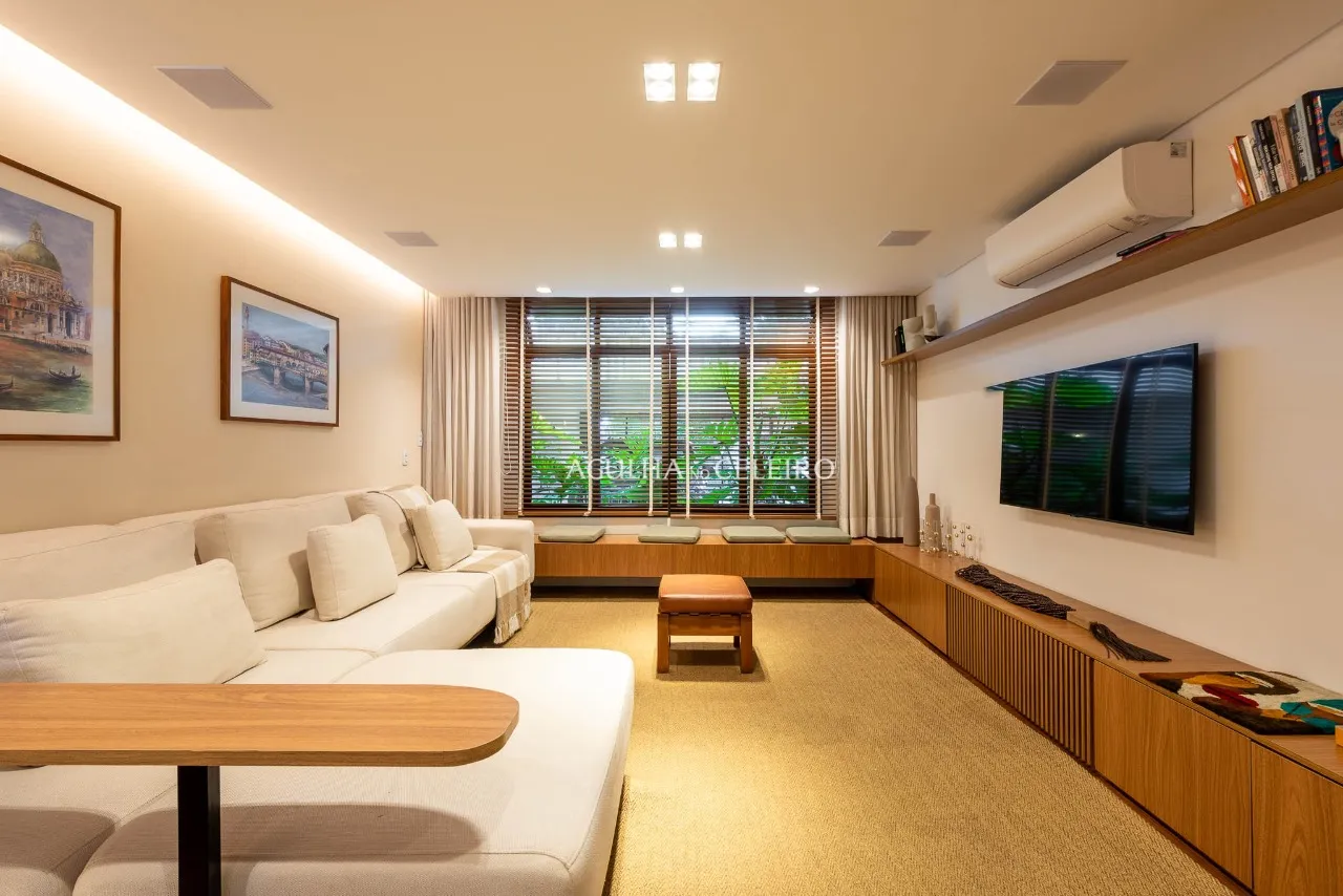 Casa localizada em rua tranquila à venda no Alto de Pinheiros – 9204