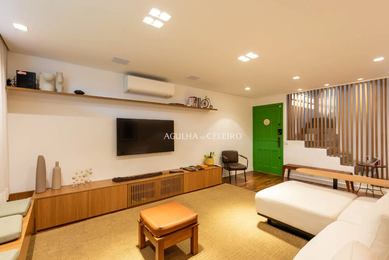 Casa localizada em rua tranquila à venda no Alto de Pinheiros – 9204