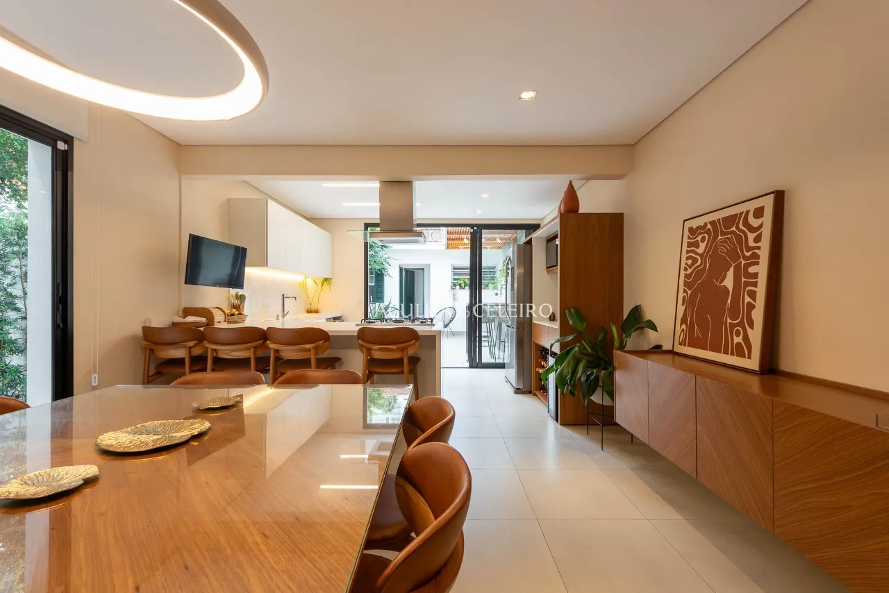 Casa localizada em rua tranquila à venda no Alto de Pinheiros – 9204