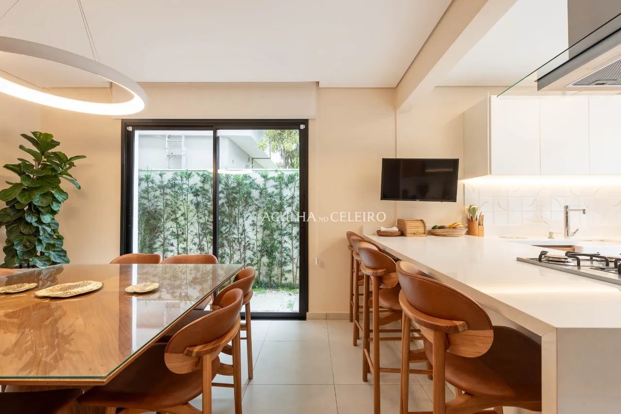 Casa localizada em rua tranquila à venda no Alto de Pinheiros – 9204