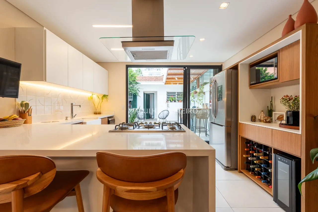 Casa localizada em rua tranquila à venda no Alto de Pinheiros – 9204