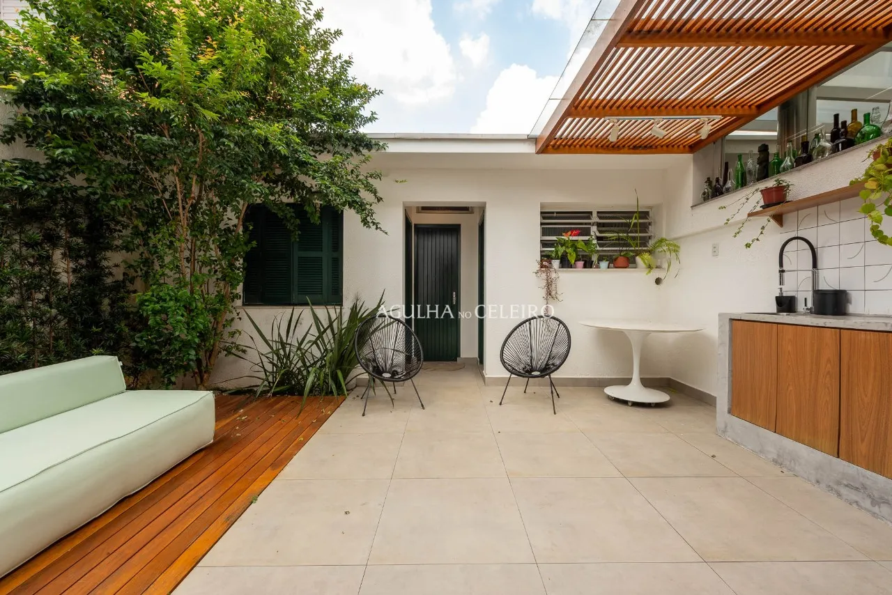 Casa localizada em rua tranquila à venda no Alto de Pinheiros – 9204