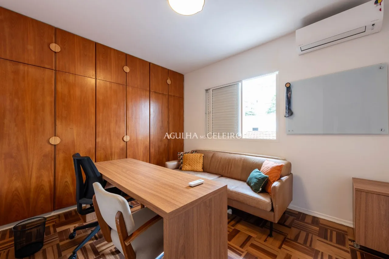 Casa localizada em rua tranquila à venda no Alto de Pinheiros – 9204