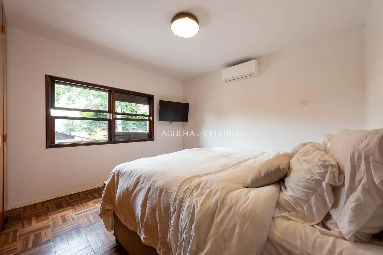 Casa localizada em rua tranquila à venda no Alto de Pinheiros – 9204