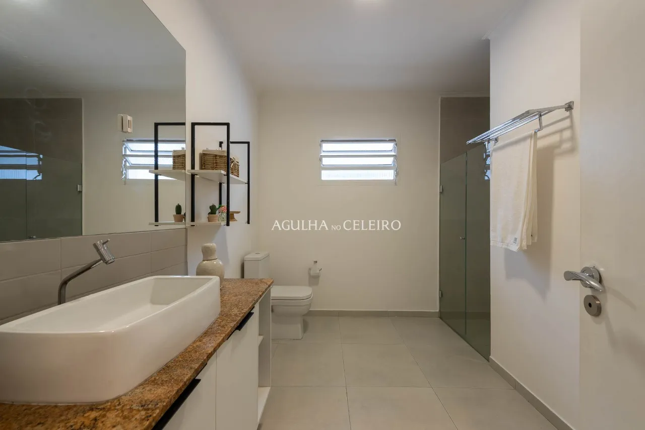 Casa localizada em rua tranquila à venda no Alto de Pinheiros – 9204