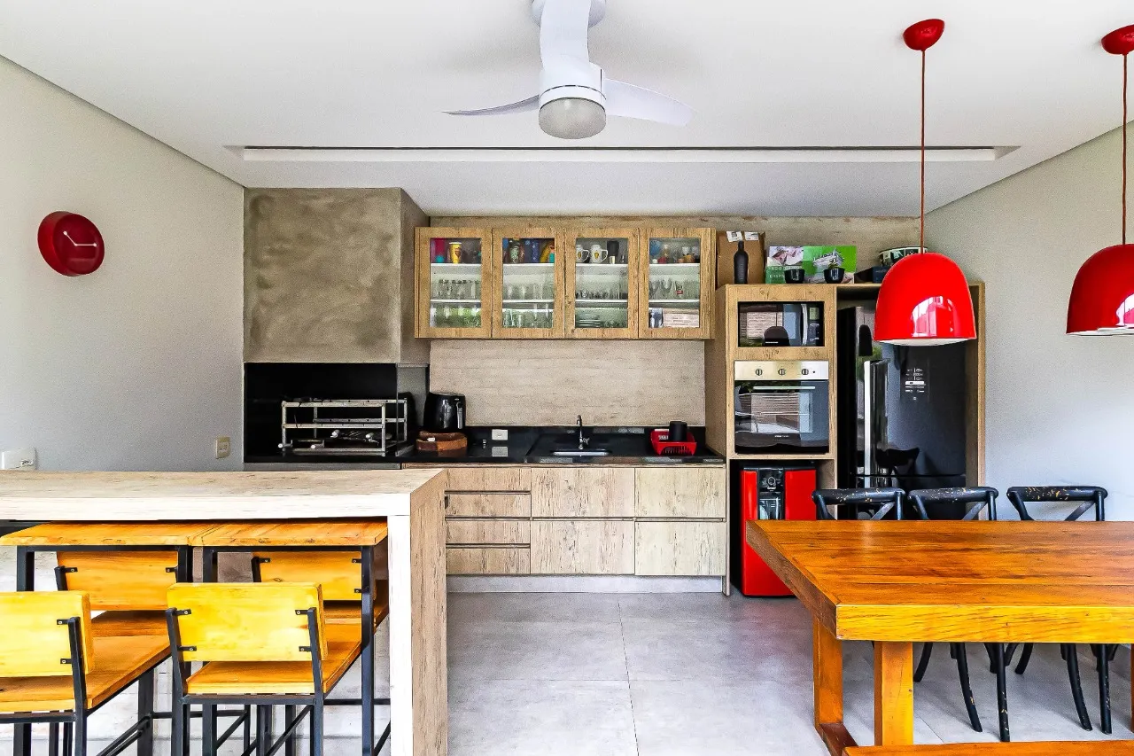 Casa térrea na Moema com ares de casa de campo, com reforma bacana, jardim agradável. – 9638