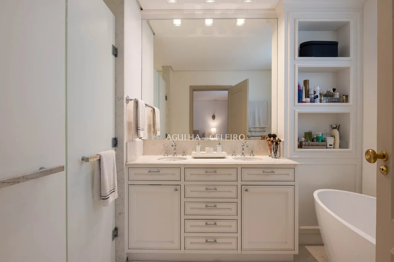 Apartamento reformado à venda no Jardim América – 9800