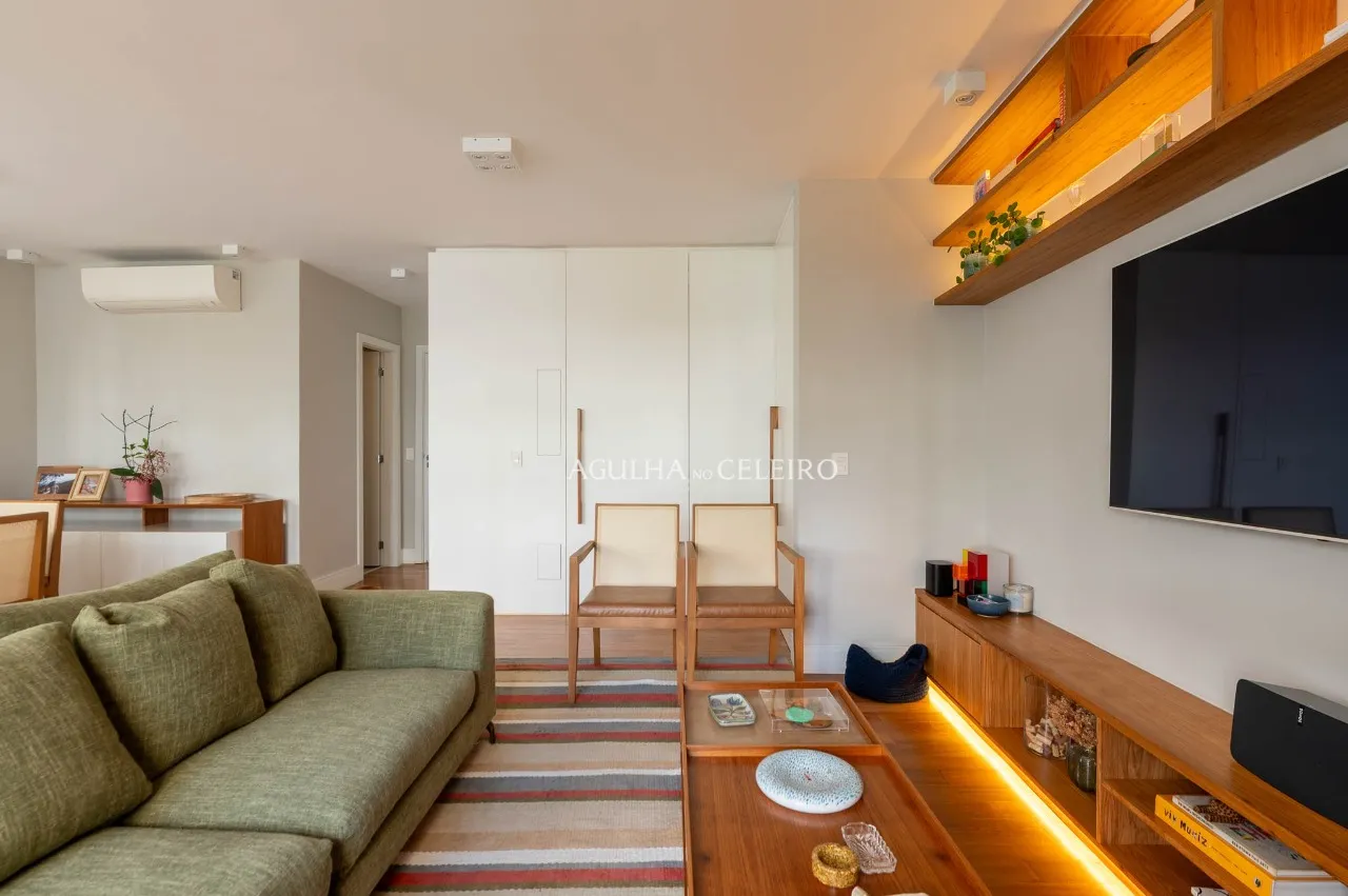 Apartamento reformado no Itaim. – AP5247