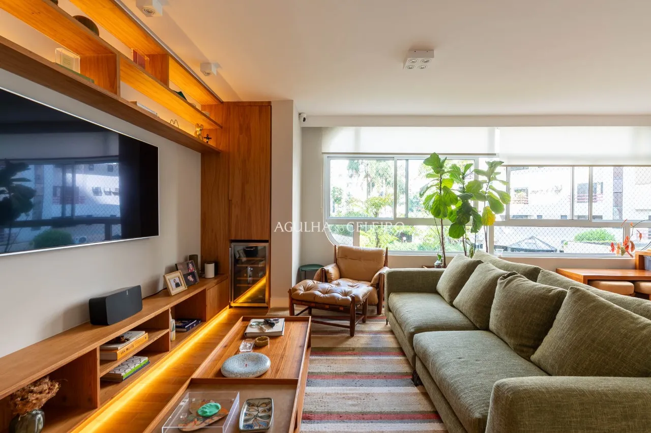 Apartamento reformado no Itaim. – AP5247