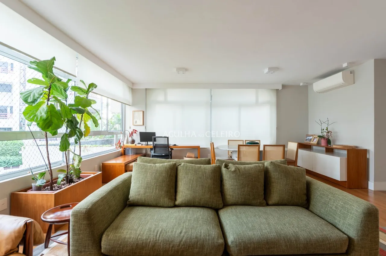 Apartamento reformado no Itaim. – AP5247