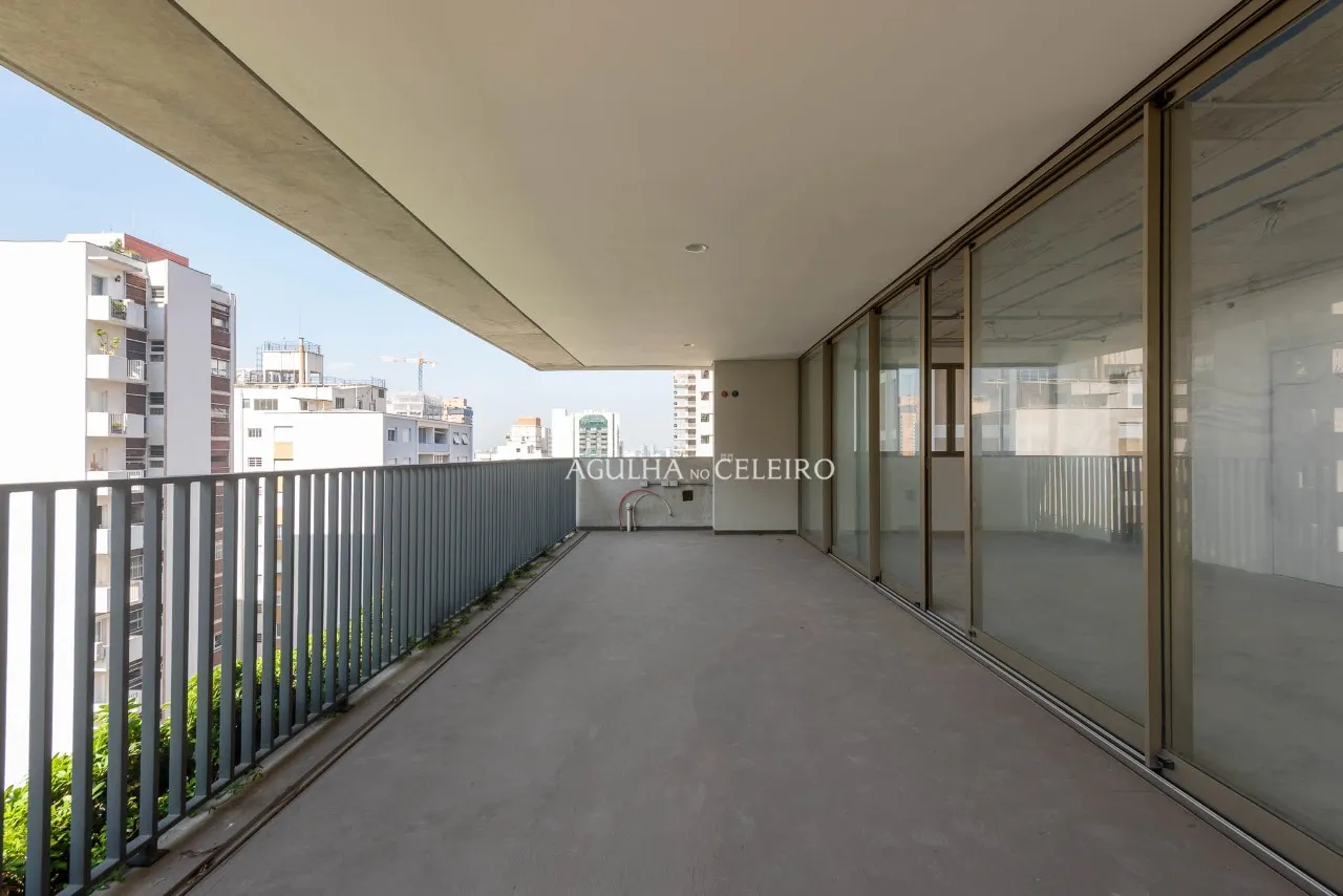 Apartamento à venda em prédio novo com lazer e 3 vagas na parte plana do Jardim América – AP7668