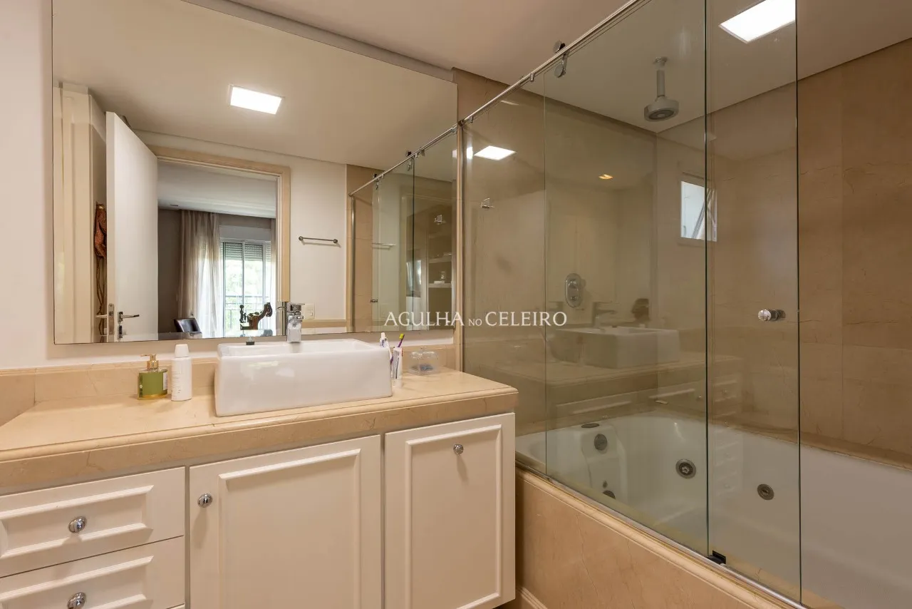 Apartamento com varanda gourmet em condomínio clube à venda no Campo Belo. – AP8358