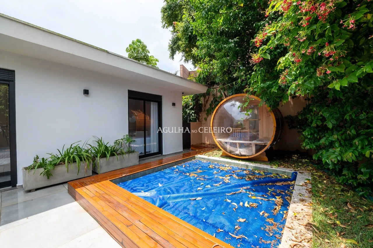 Casa com piscina e sauna à venda em Alto de Pinheiros – CA0219