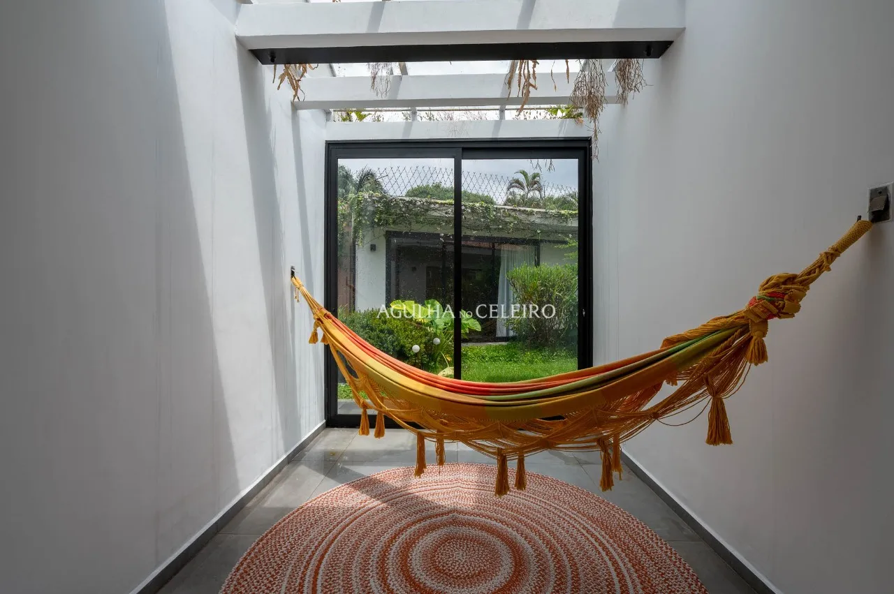 Casa com piscina e sauna à venda em Alto de Pinheiros – CA0219