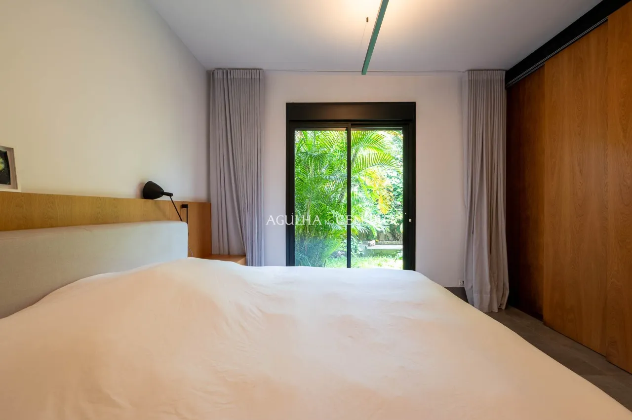 Casa com piscina e sauna à venda em Alto de Pinheiros – CA0219