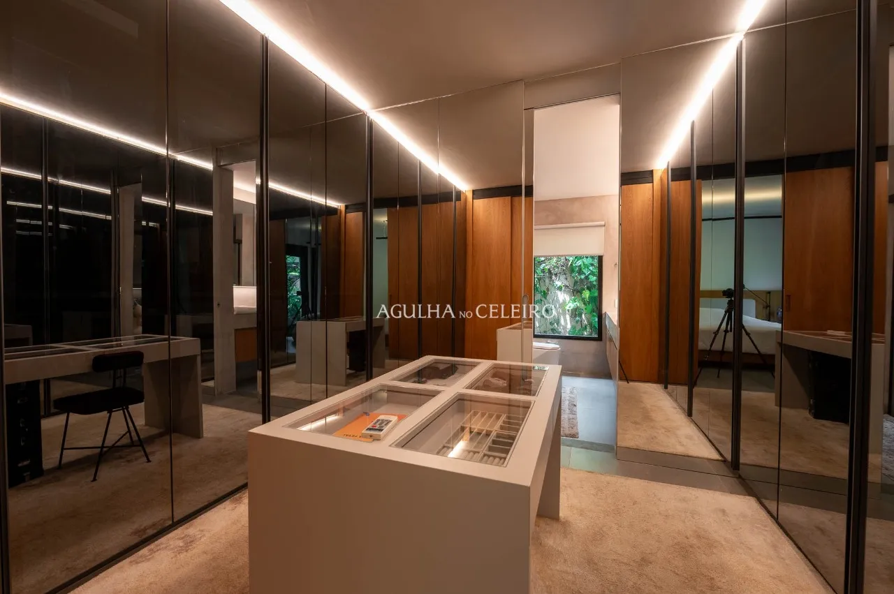 Casa com piscina e sauna à venda em Alto de Pinheiros – CA0219