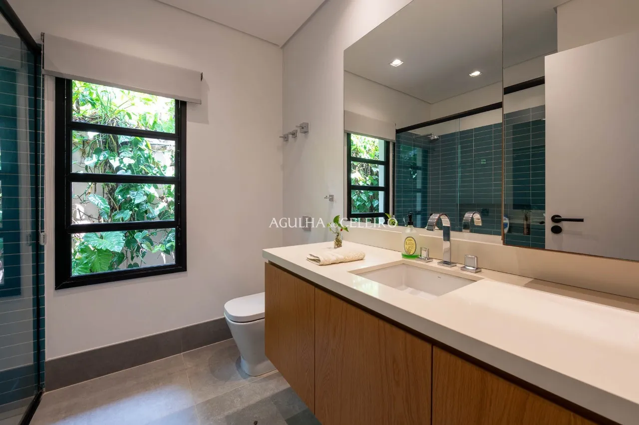 Casa com piscina e sauna à venda em Alto de Pinheiros – CA0219