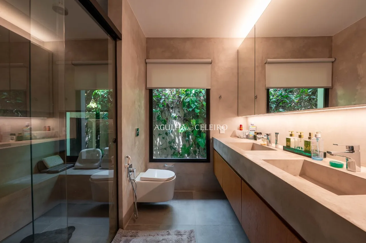 Casa com piscina e sauna à venda em Alto de Pinheiros – CA0219