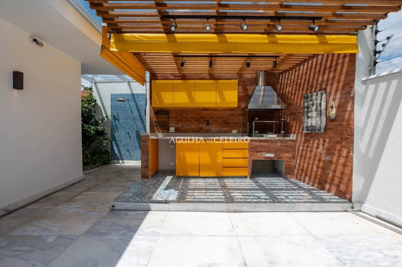 Casa reformada à venda em alto de Pinheiros. – CA0250