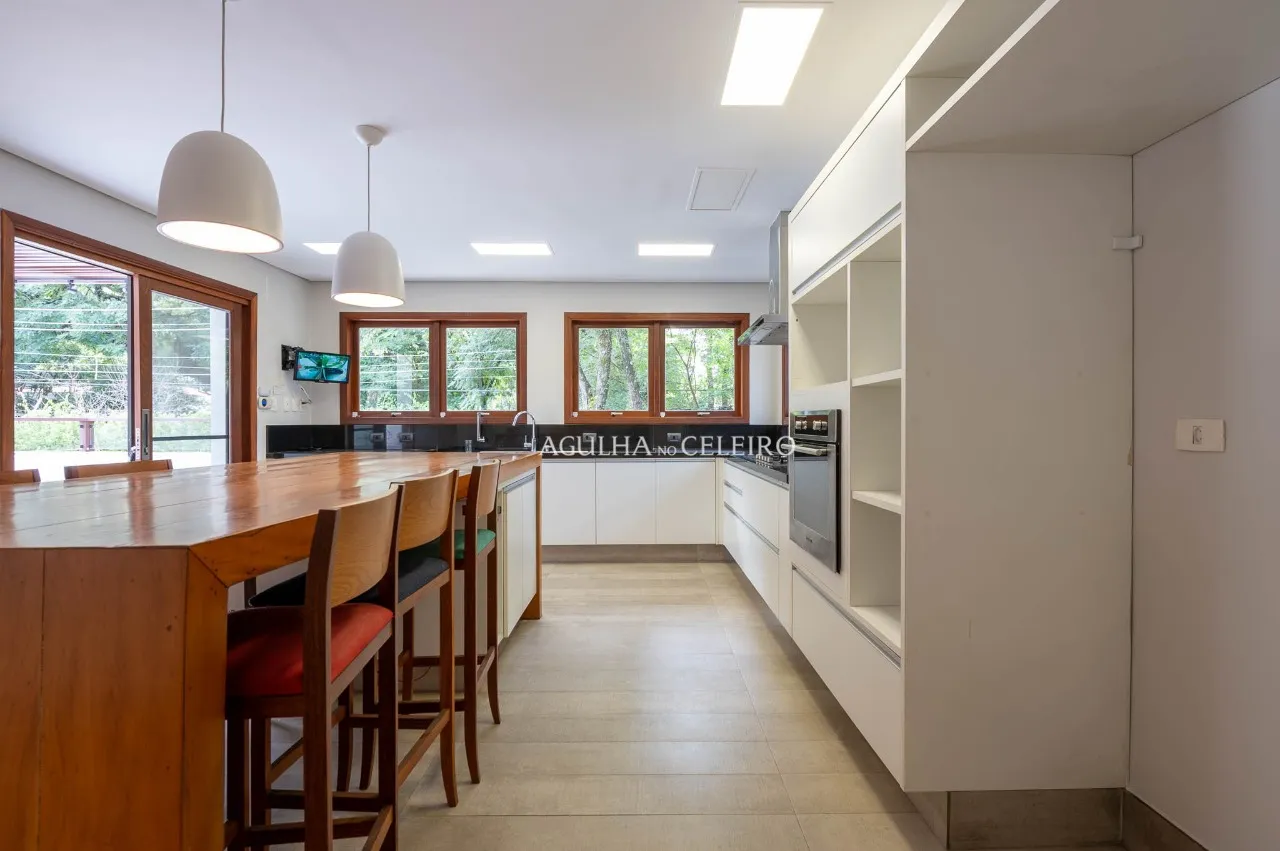 Casa reformada à venda em alto de Pinheiros. – CA0250