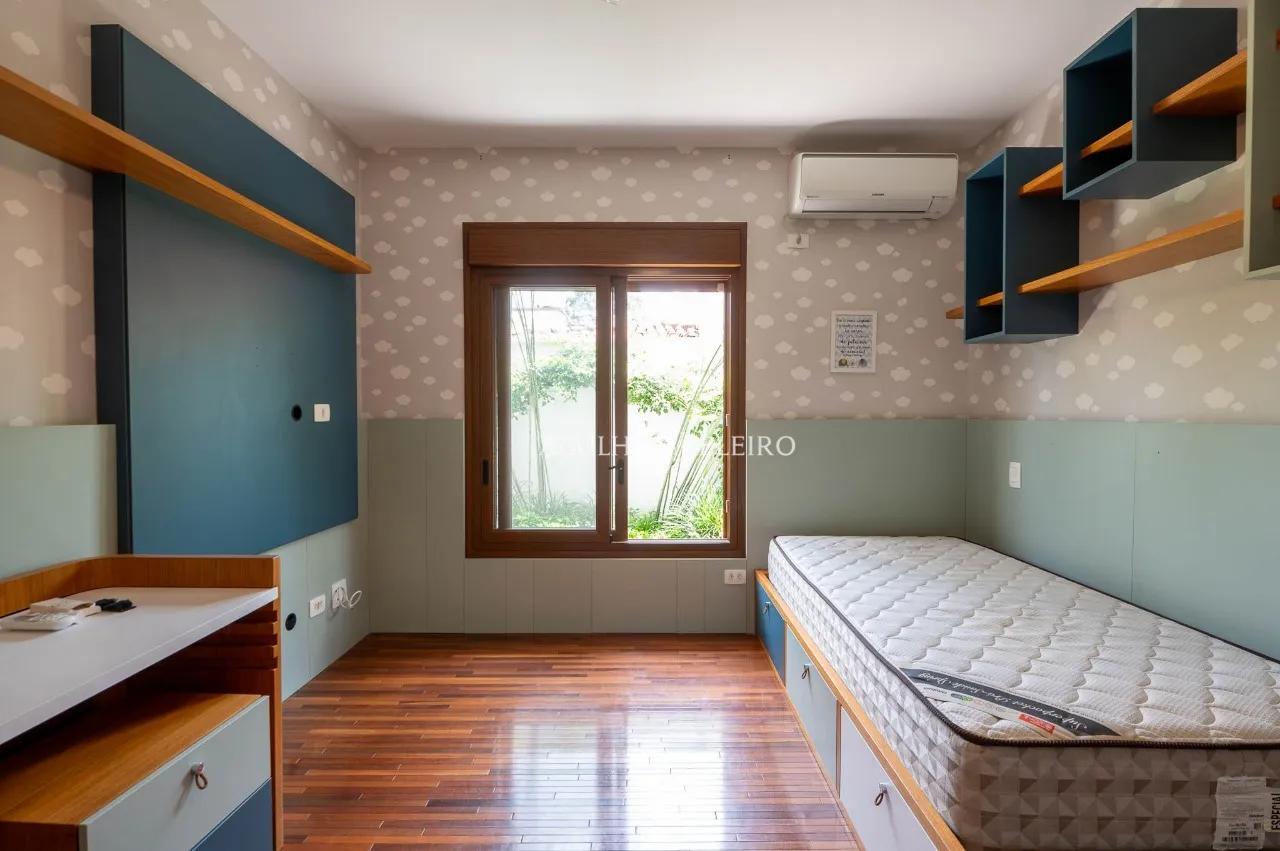 Casa reformada à venda em alto de Pinheiros. – CA0250