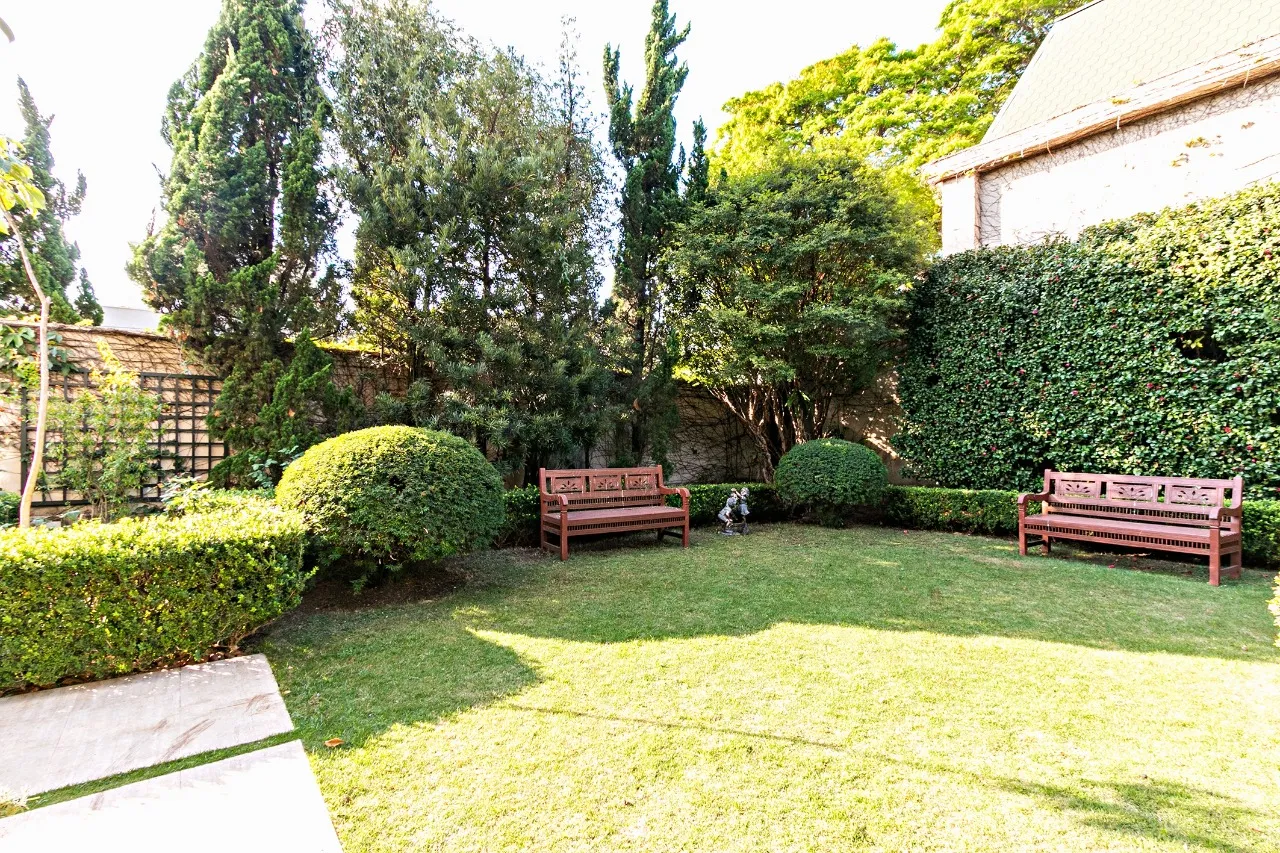 Casa imponente próxima ao Parque Ibirapuera – CA0367