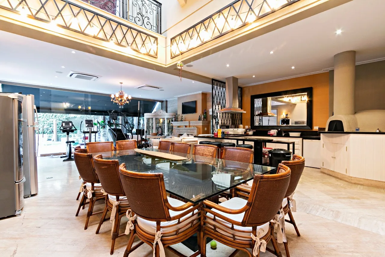 Casa imponente próxima ao Parque Ibirapuera – CA0367