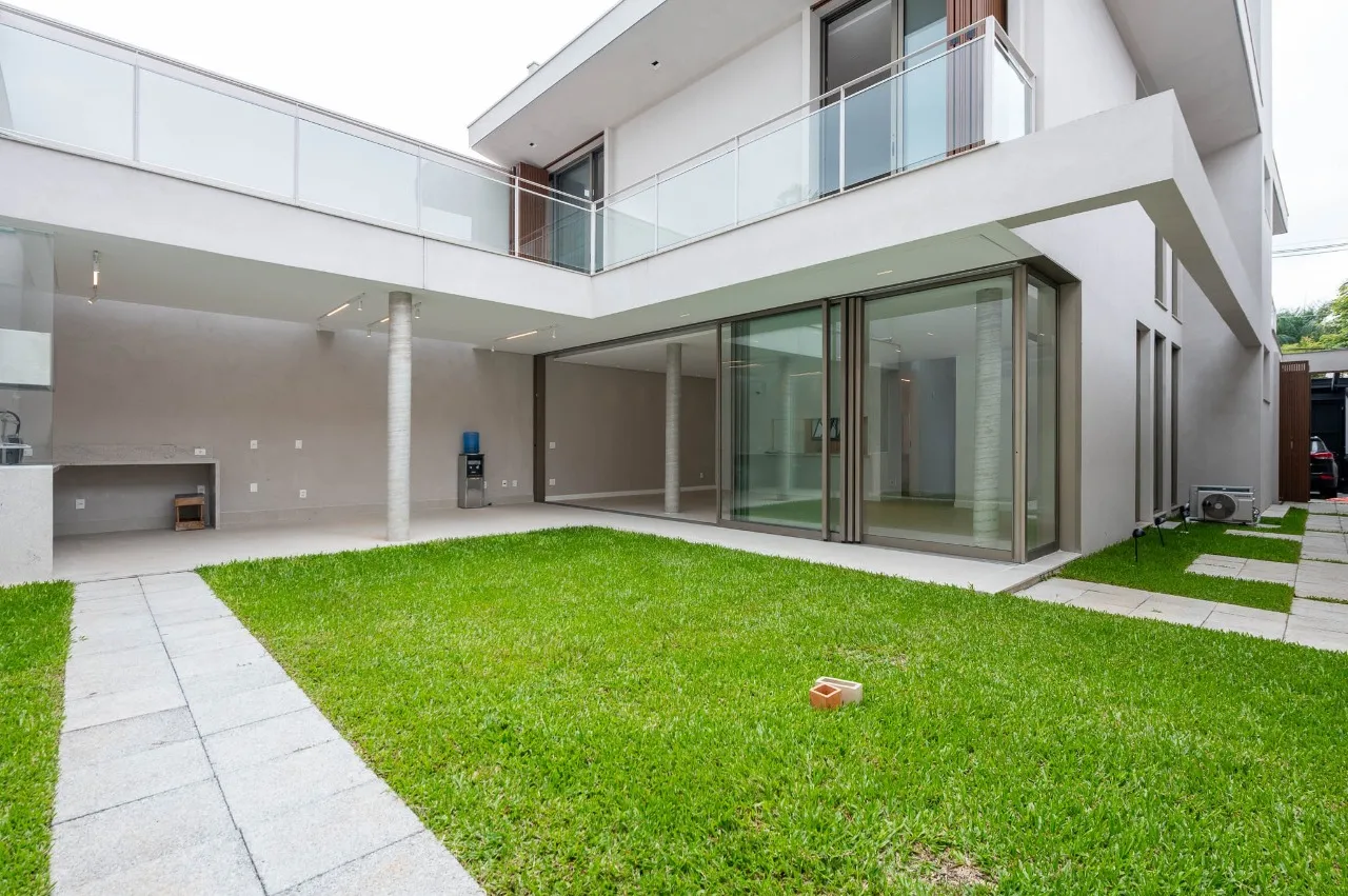 Casa novinha em folha no Jardim Paulistano – CA0799