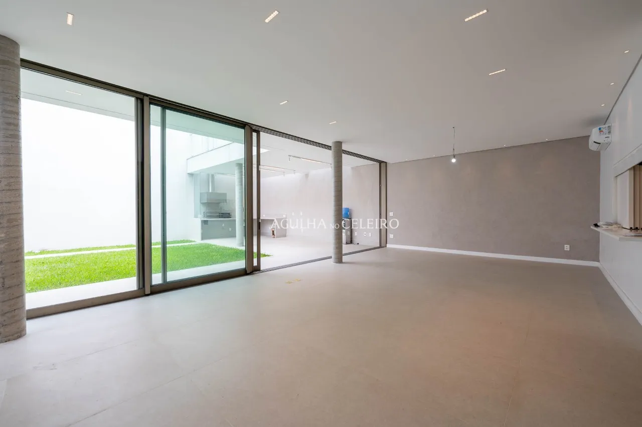 Casa novinha em folha no Jardim Paulistano – CA0799