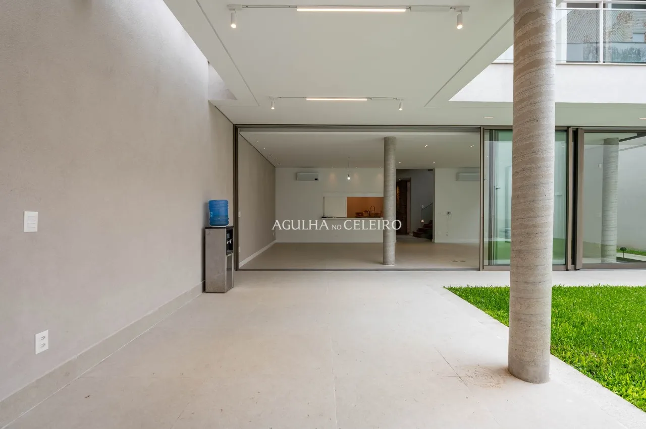 Casa novinha em folha no Jardim Paulistano – CA0799