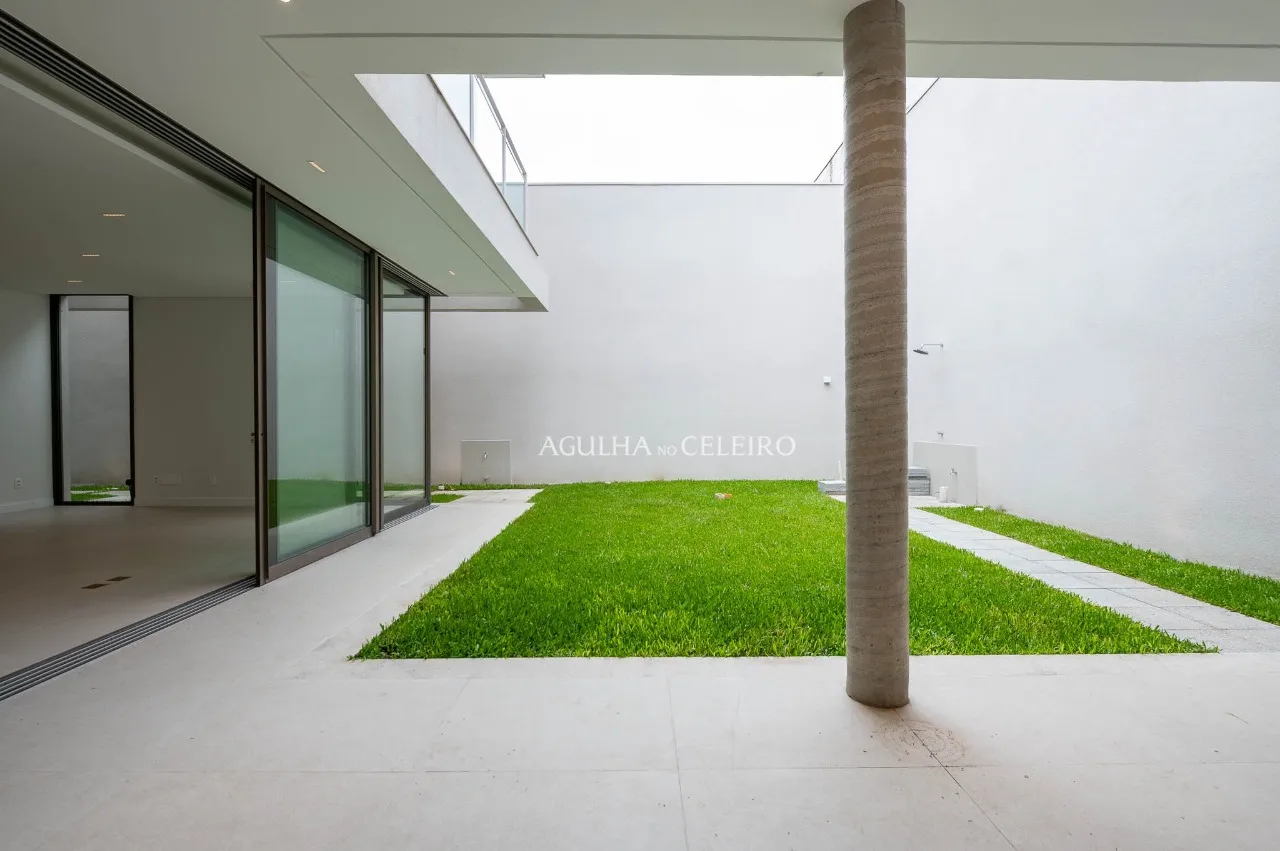 Casa novinha em folha no Jardim Paulistano – CA0799