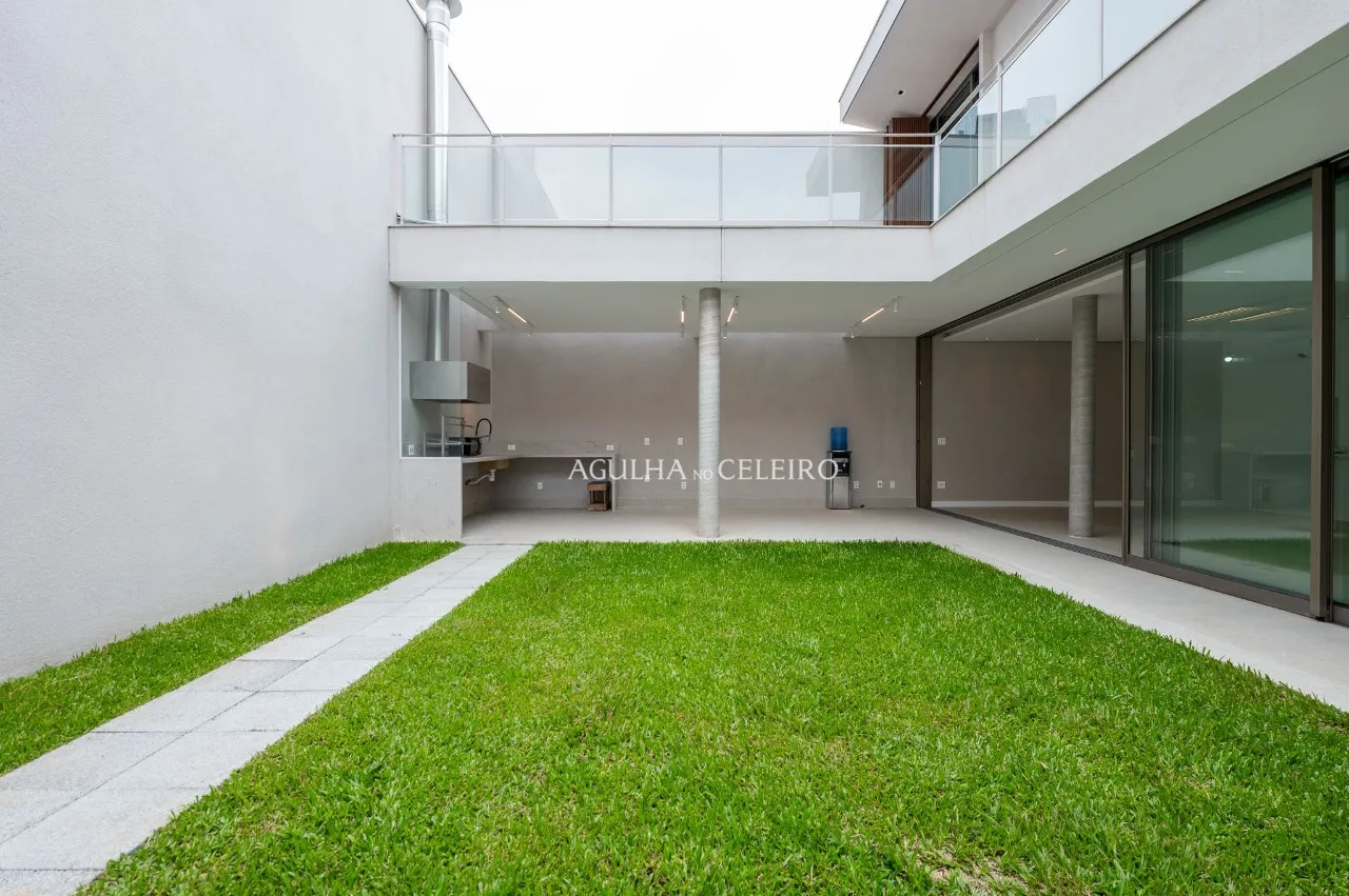 Casa novinha em folha no Jardim Paulistano – CA0799