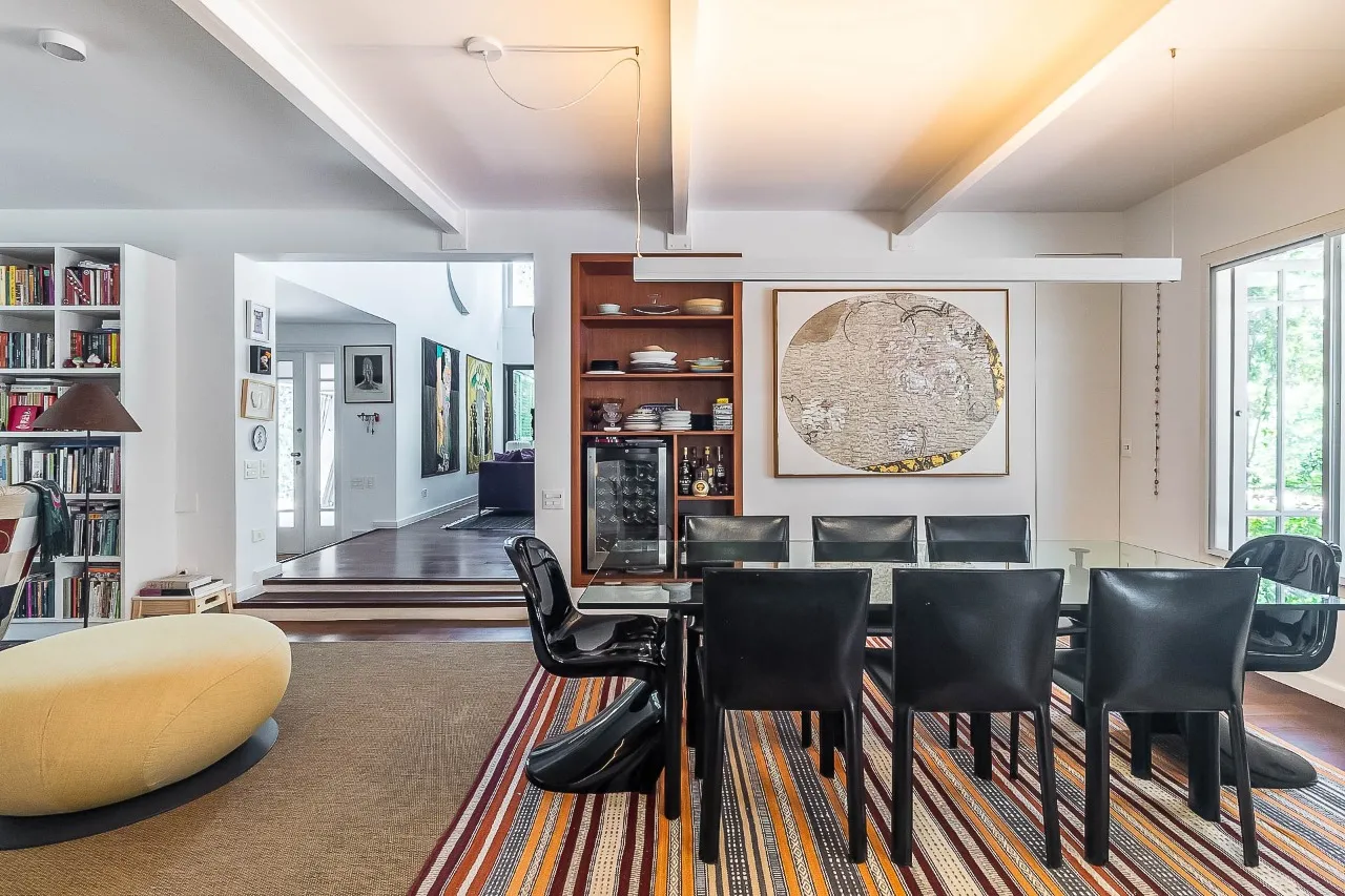 Casa encantadora em Alto de Pinheiros, charmosa do começo ao fim. – CA1256