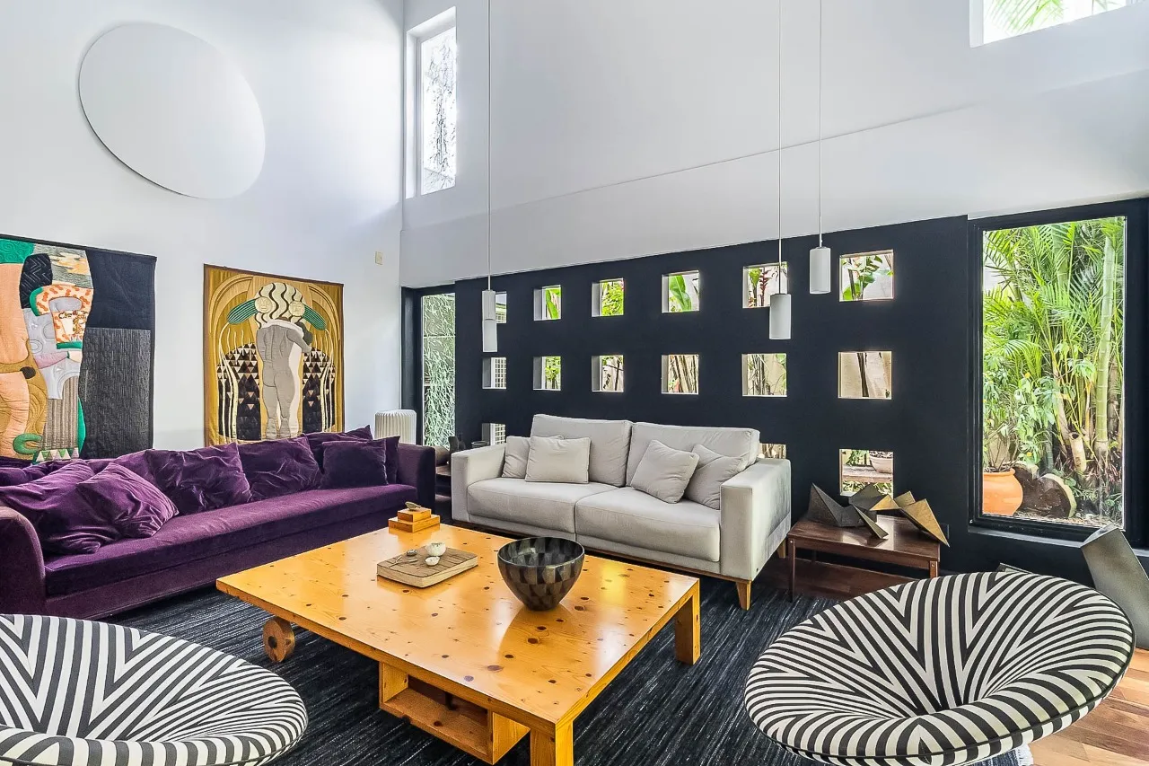 Casa encantadora em Alto de Pinheiros, charmosa do começo ao fim. – CA1256