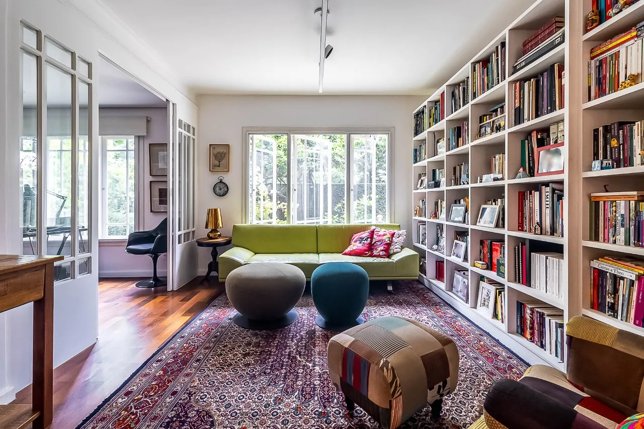 Casa encantadora em Alto de Pinheiros, charmosa do começo ao fim. – CA1256