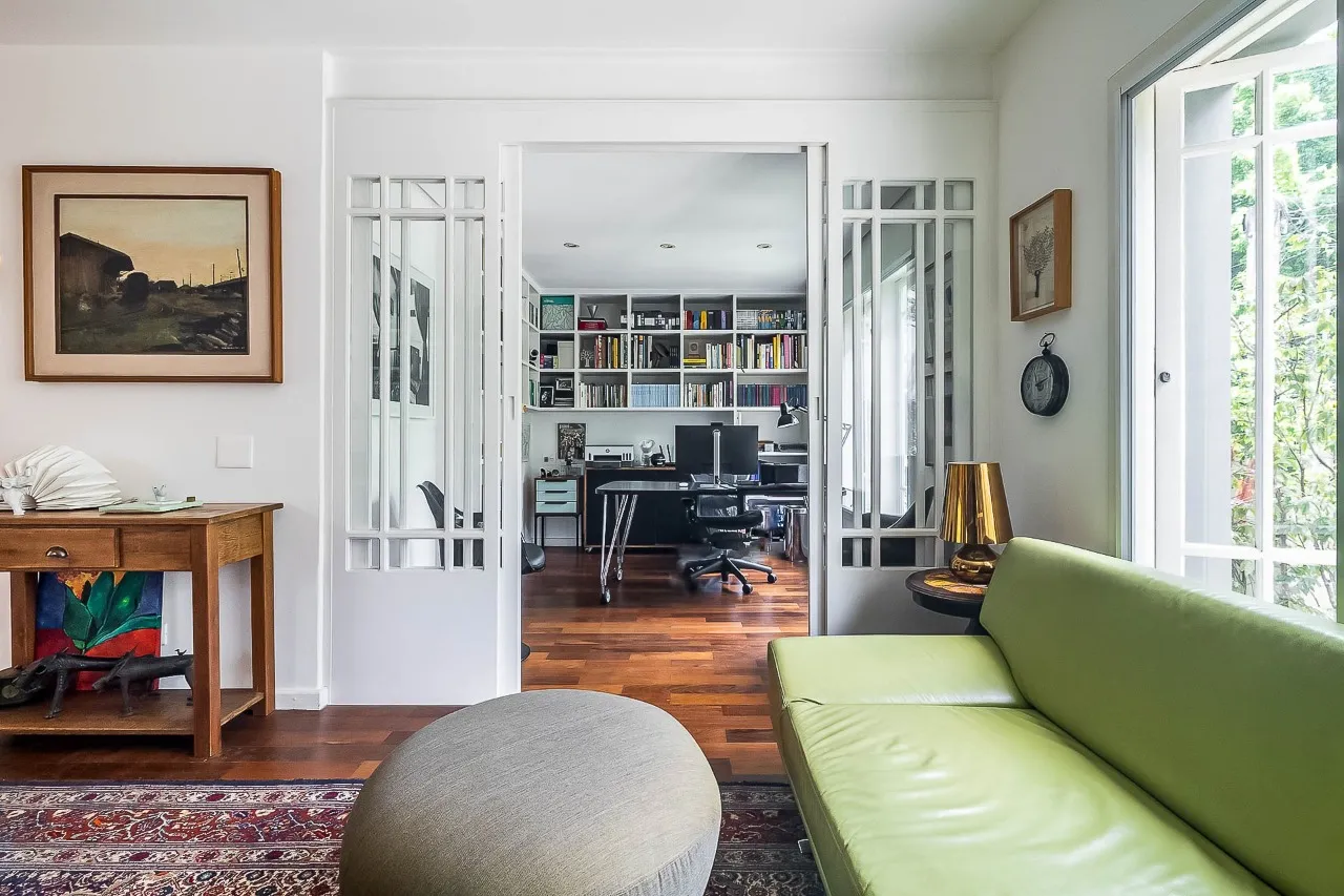 Casa encantadora em Alto de Pinheiros, charmosa do começo ao fim. – CA1256