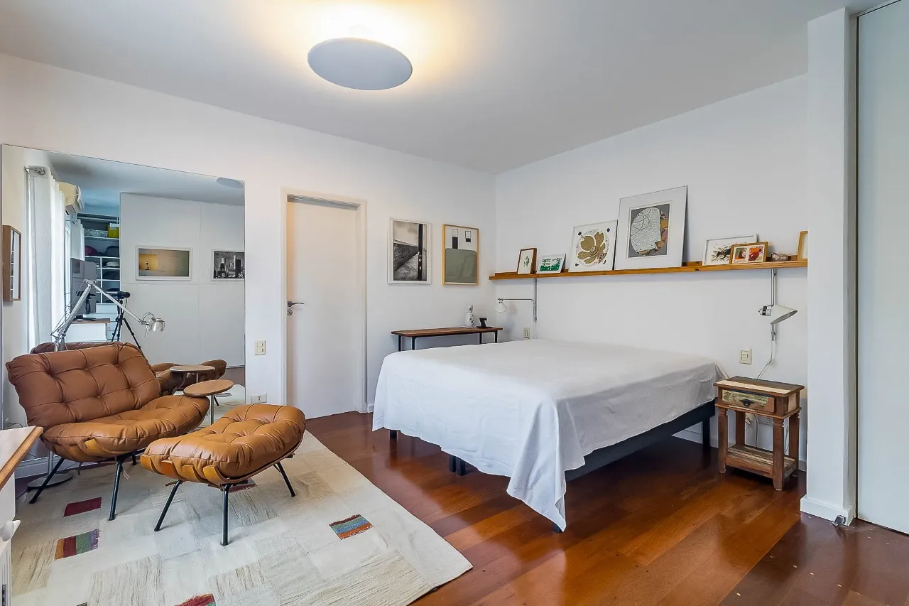 Casa encantadora em Alto de Pinheiros, charmosa do começo ao fim. – CA1256