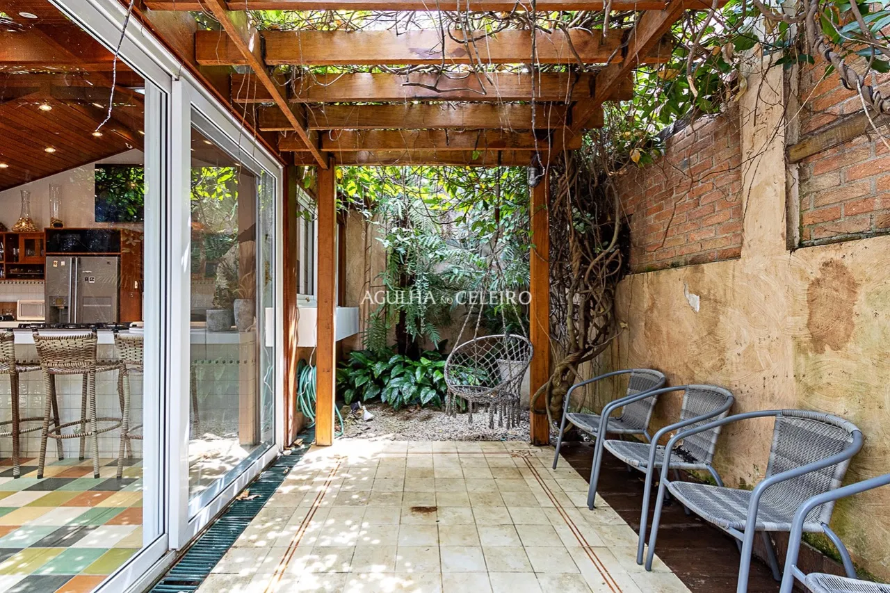 Uma casa feliz, ampla e muito aconchegante para venda em Alto de Pinheiros. – 15816 - _MG_0539-HDR