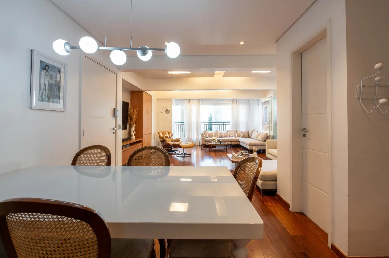 Apartamento amplo à venda em Pinheiros – 20312